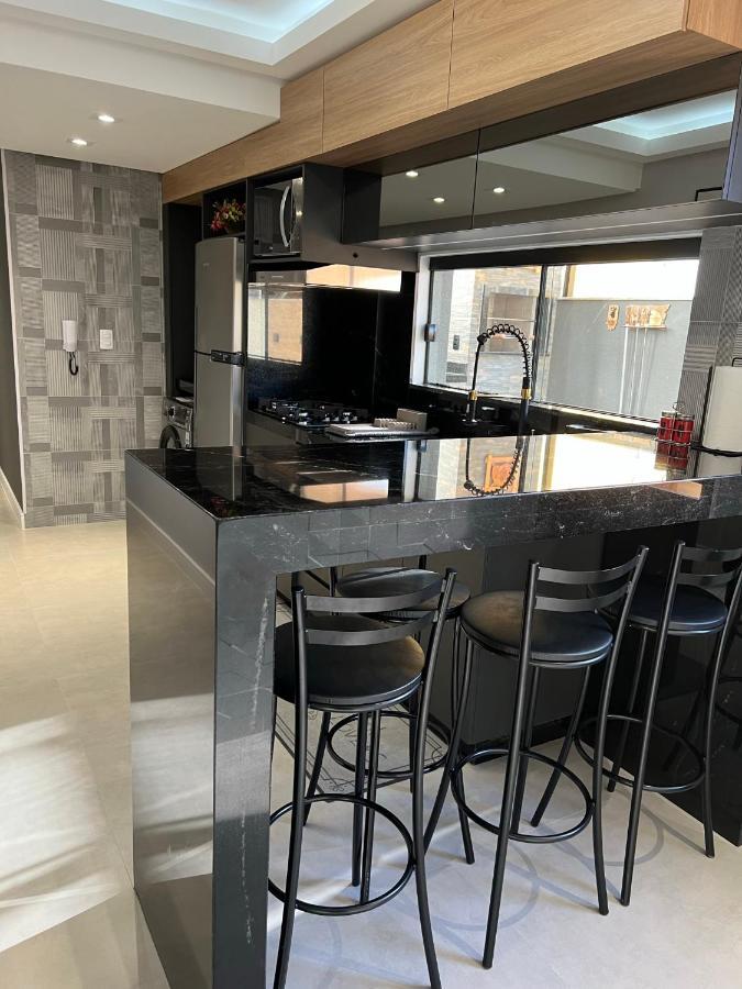 Apartamento Apto Centro, Reformado Com Churrasqueira!!